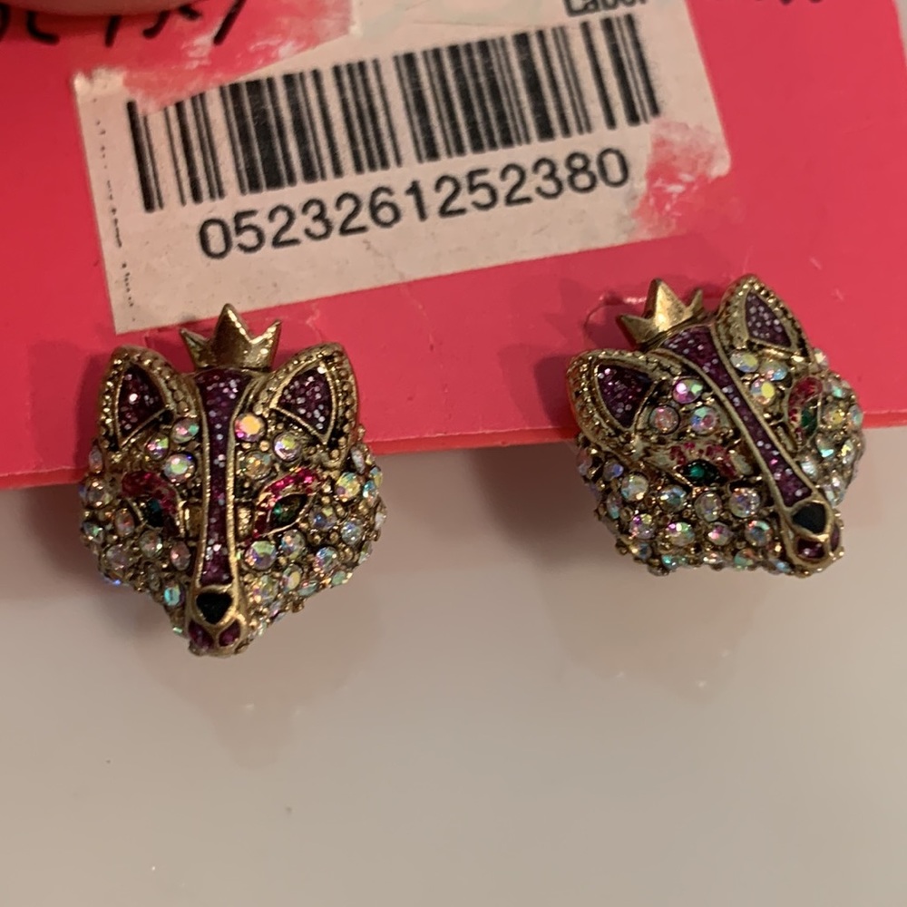 Betsey Johnson Regal Fox rhinestone earrings. Never worn. - Picture 3 of 3